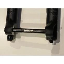 Rock-shox Fourche ROCKSHOX Lyrik RC2 DebonAir 27.5" 170mm Boost 15x110mm Charger 2 8 Rock-shox Fourche ROCKSHOX Lyrik RC2 DebonAir 27.5" 170mm Boost 15x110mm Charger 2 -Magasin De Sport De Vélo fourche rockshox lyrik rc2 debonair 275 170mm boost 15x110mm charger 2 1