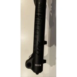 Rock-shox Fourche ROCKSHOX Lyrik RC2 DebonAir 27.5" 170mm Boost 15x110mm Charger 2 11 Rock-shox Fourche ROCKSHOX Lyrik RC2 DebonAir 27.5" 170mm Boost 15x110mm Charger 2 -Magasin De Sport De Vélo fourche rockshox lyrik rc2 debonair 275 170mm boost 15x110mm charger 2 4